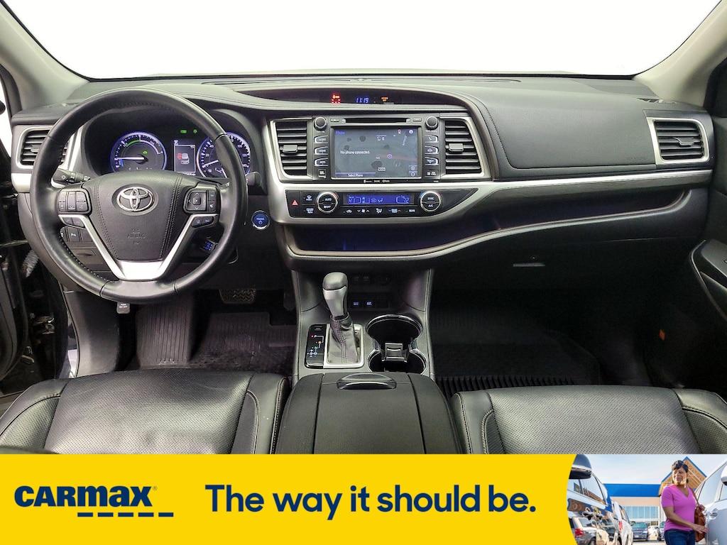 used 2019 Toyota Highlander Hybrid car, priced at $35,998