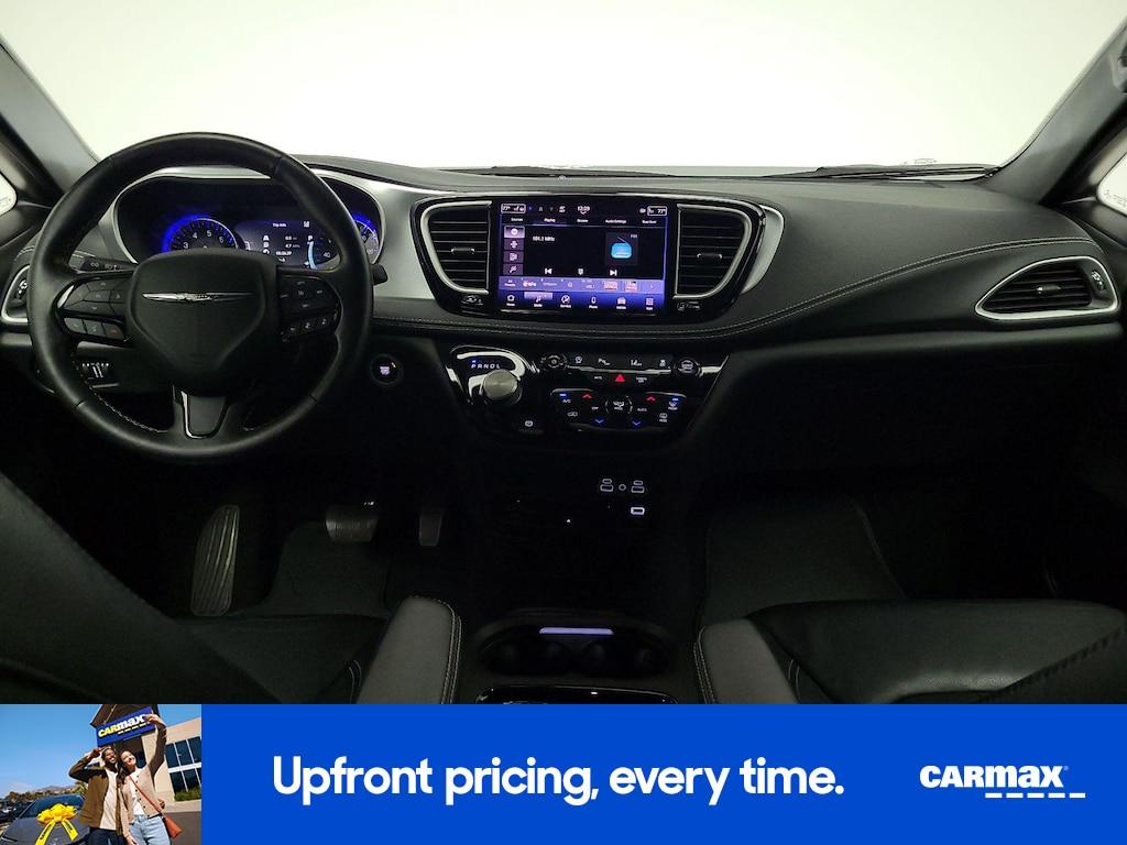 used 2021 Chrysler Pacifica car, priced at $34,998