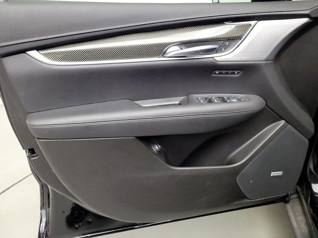 used 2021 Cadillac XT5 car, priced at $34,998