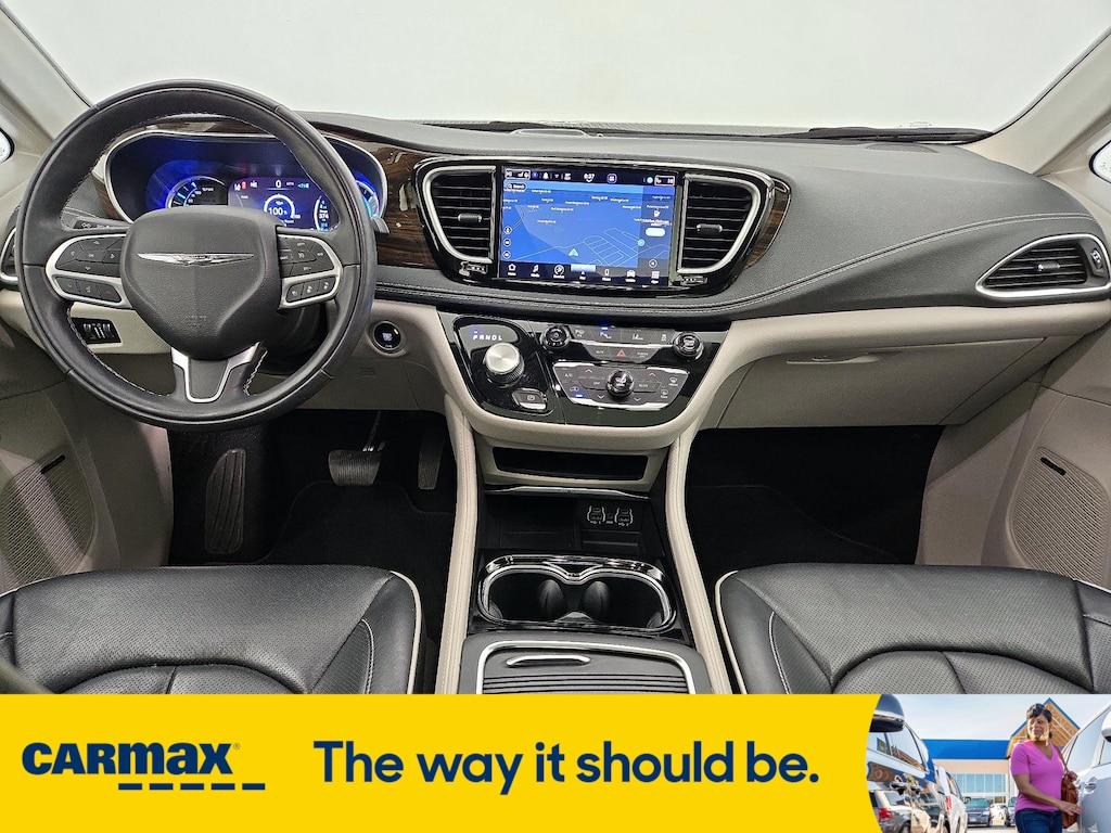 used 2022 Chrysler Pacifica Hybrid car, priced at $34,998