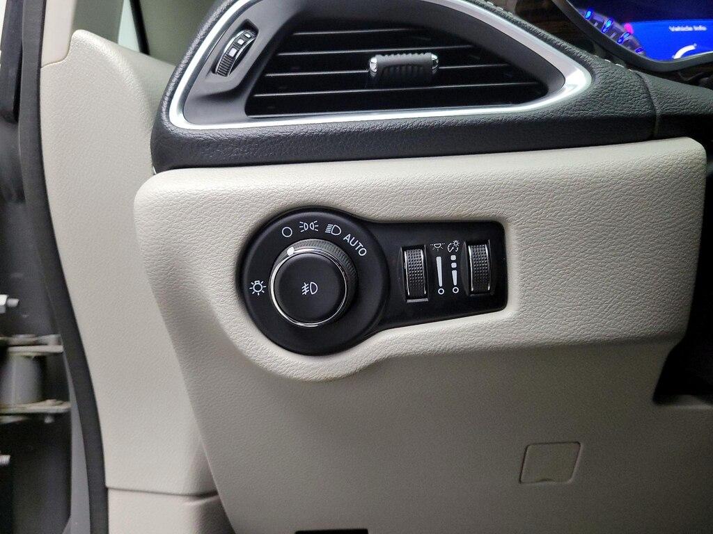 used 2023 Chrysler Pacifica car, priced at $34,998