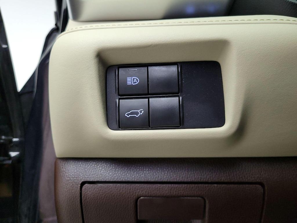 used 2022 Toyota Highlander Hybrid car, priced at $39,998