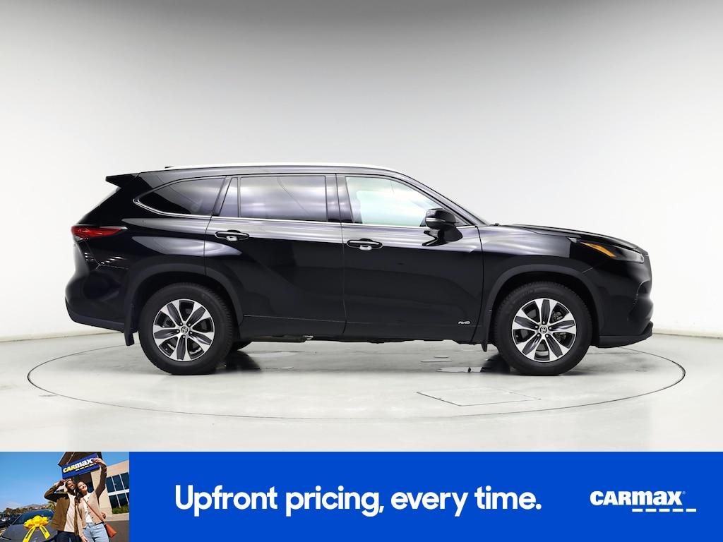 used 2022 Toyota Highlander Hybrid car, priced at $39,998
