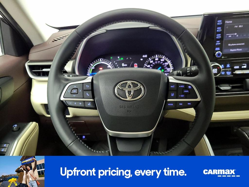 used 2022 Toyota Highlander Hybrid car, priced at $39,998