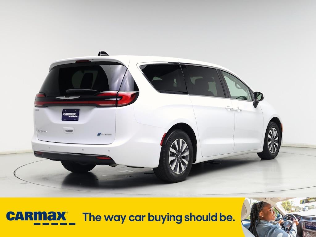 used 2023 Chrysler Pacifica Hybrid car, priced at $32,998