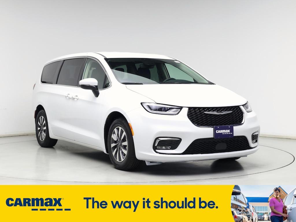 used 2023 Chrysler Pacifica Hybrid car, priced at $32,998