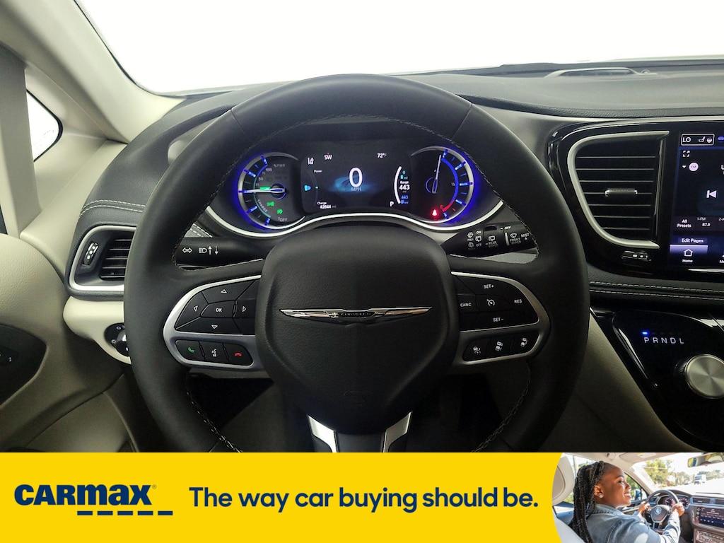 used 2023 Chrysler Pacifica Hybrid car, priced at $32,998