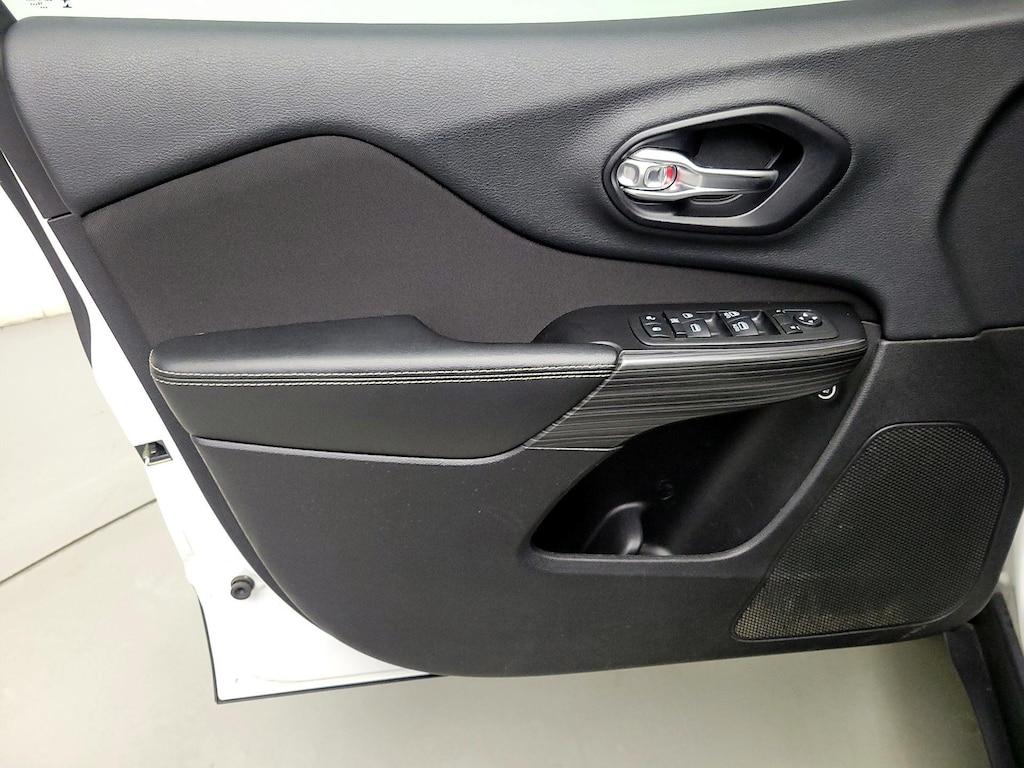 used 2015 Jeep Cherokee car, priced at $15,998