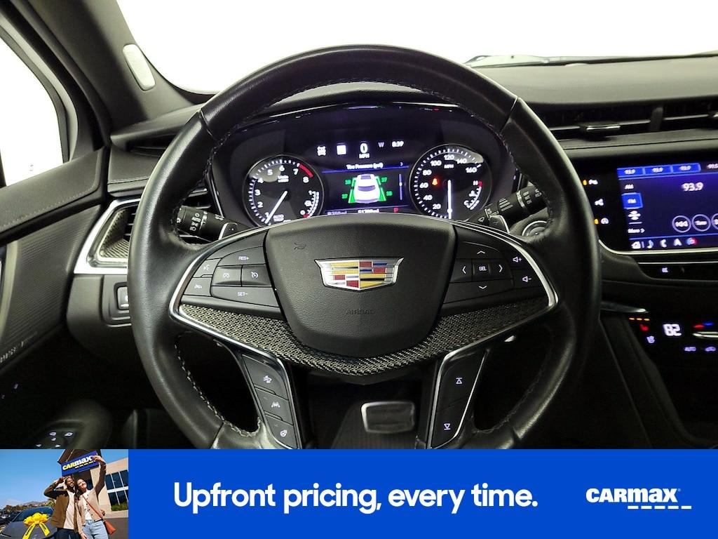 used 2023 Cadillac XT5 car, priced at $31,998