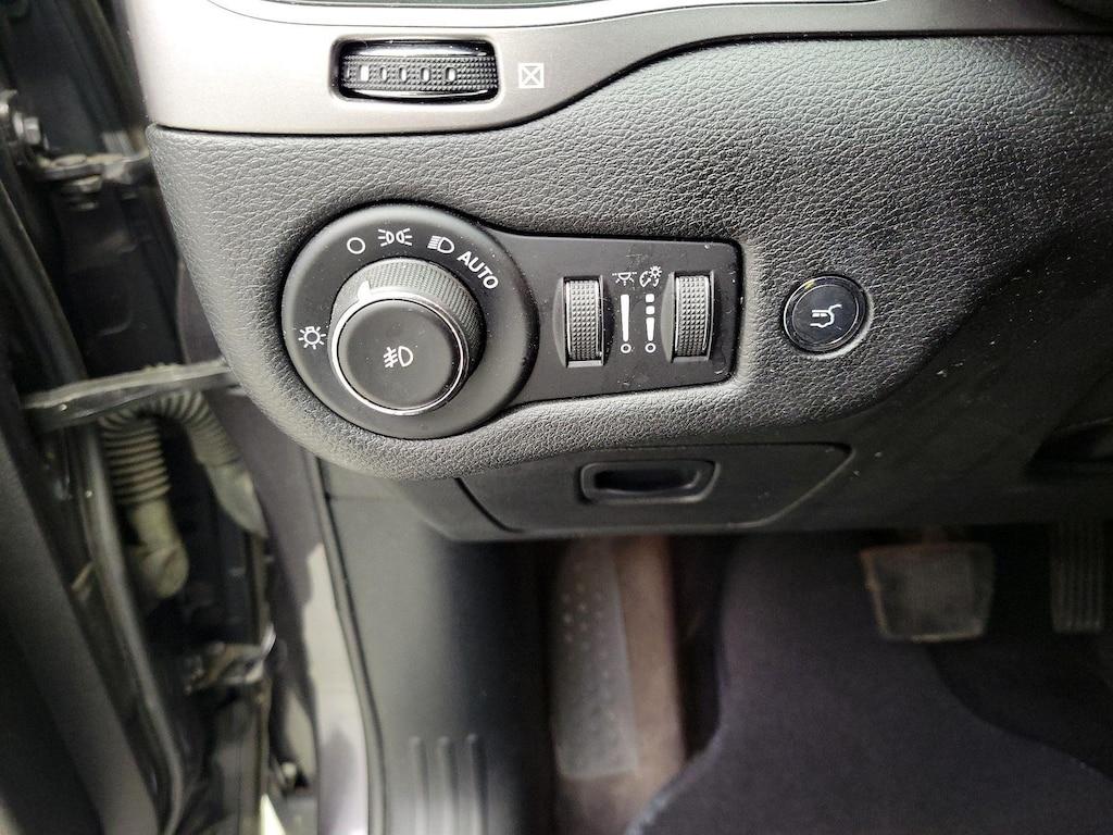 used 2019 Jeep Cherokee car, priced at $19,998