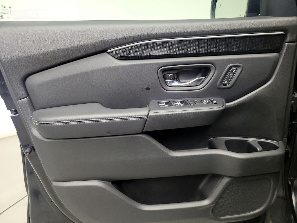 used 2023 Honda Pilot car, priced at $45,998