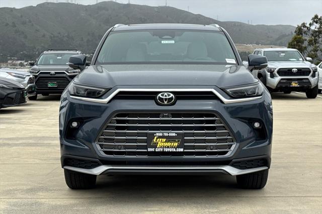 new 2025 Toyota Grand Highlander Hybrid car
