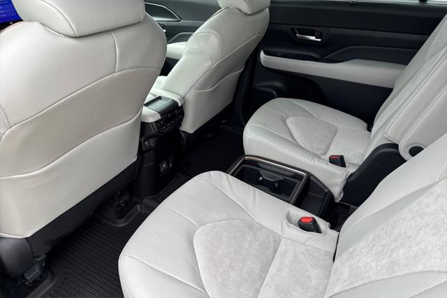 new 2025 Toyota Grand Highlander Hybrid car