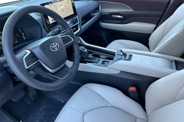 new 2025 Toyota Grand Highlander car