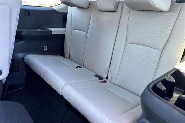 new 2025 Toyota Grand Highlander car