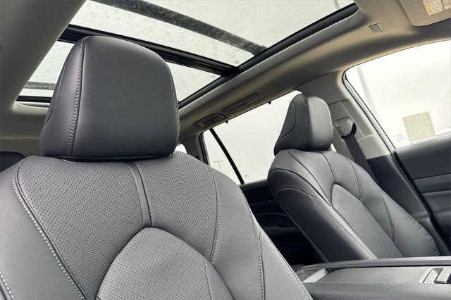 new 2025 Toyota Grand Highlander car