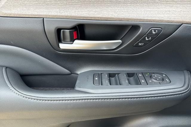 new 2025 Toyota Grand Highlander car