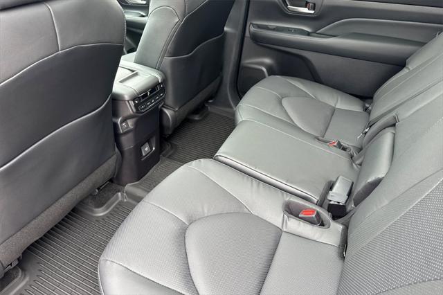new 2025 Toyota Grand Highlander car