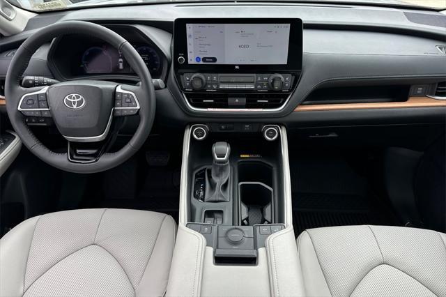 new 2025 Toyota Grand Highlander car