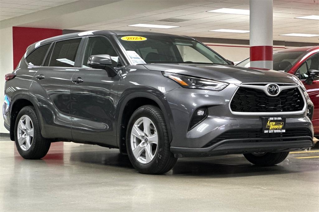 used 2024 Toyota Highlander car, priced at $36,988