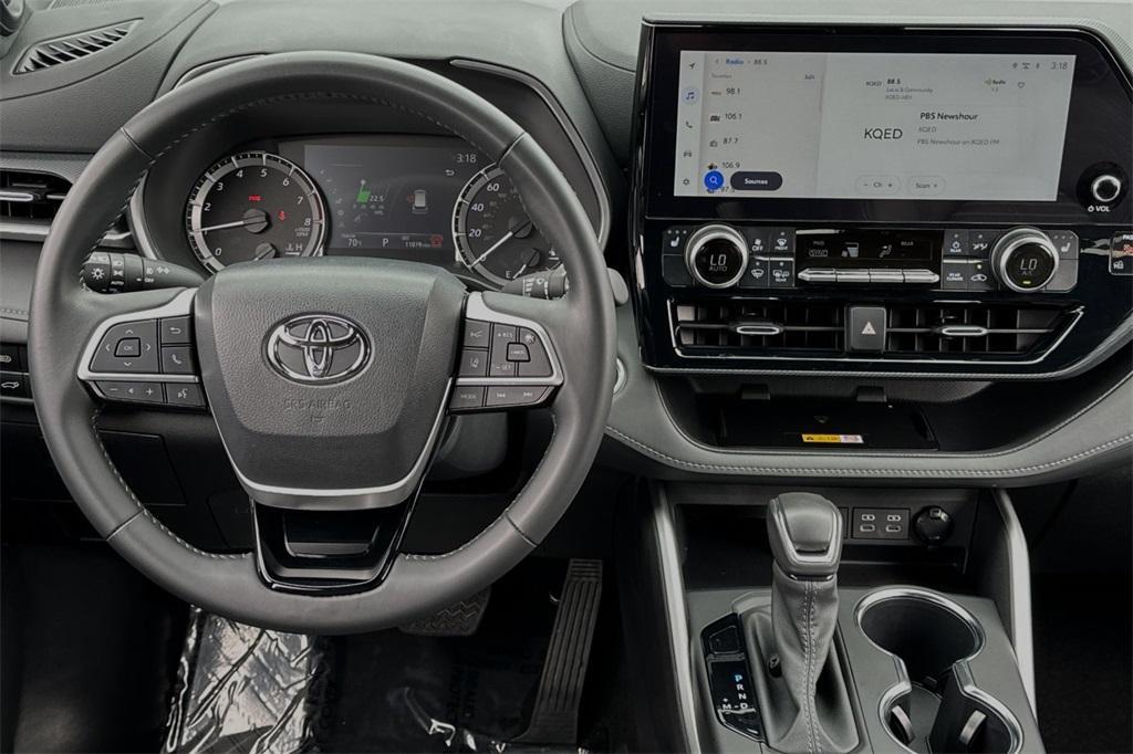 used 2024 Toyota Highlander car, priced at $46,988