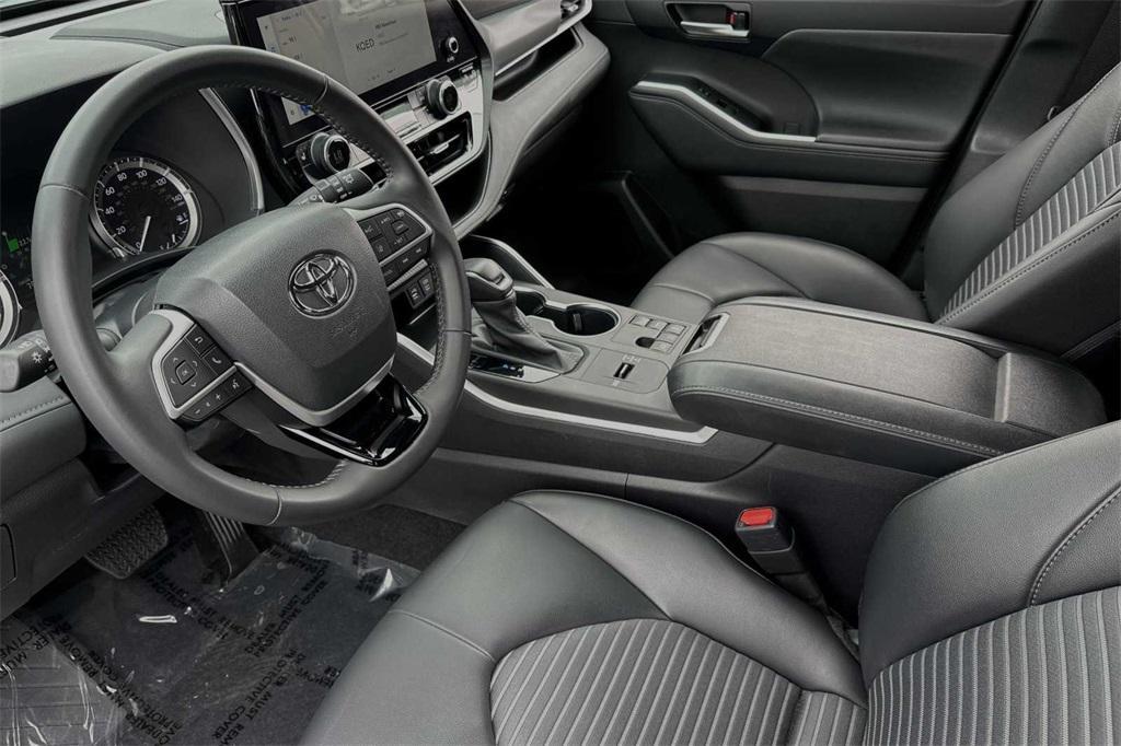 used 2024 Toyota Highlander car, priced at $46,988