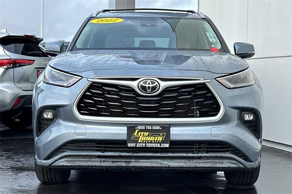 used 2022 Toyota Highlander car, priced at $35,988