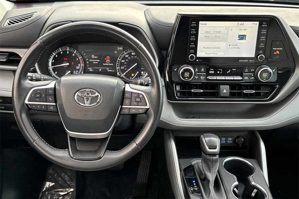 used 2022 Toyota Highlander car, priced at $35,988