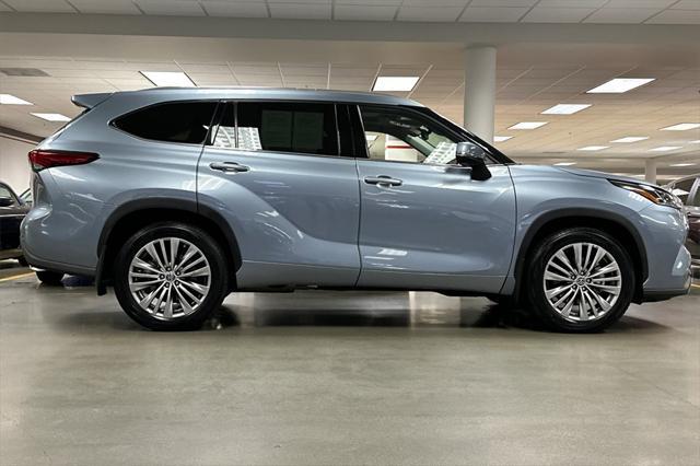 used 2022 Toyota Highlander car, priced at $42,988