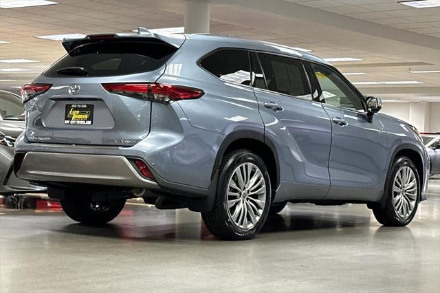 used 2022 Toyota Highlander car, priced at $42,988