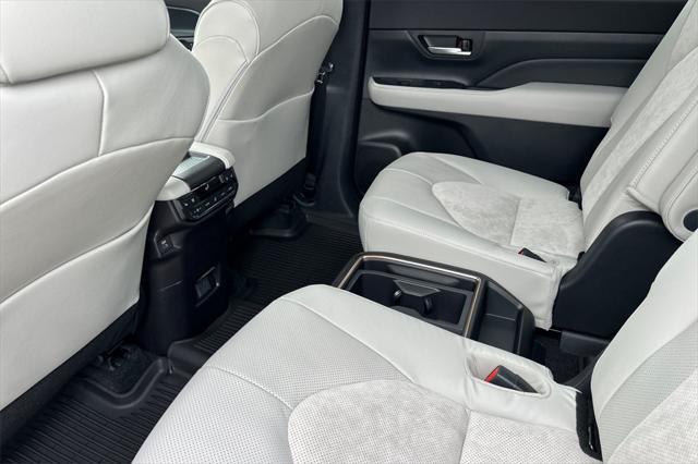 new 2025 Toyota Grand Highlander Hybrid car