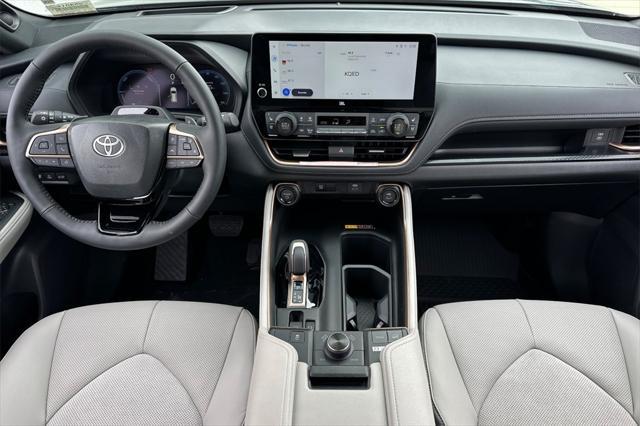 new 2025 Toyota Grand Highlander Hybrid car