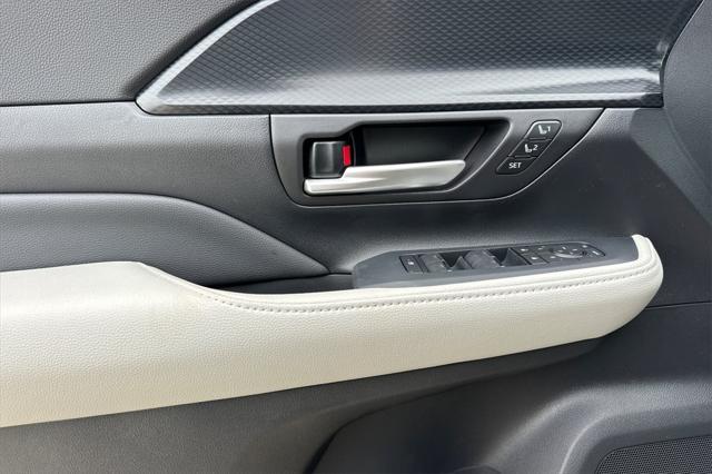 new 2025 Toyota Grand Highlander Hybrid car