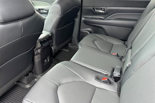 new 2025 Toyota Grand Highlander car