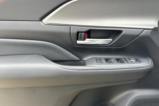 new 2025 Toyota Grand Highlander car