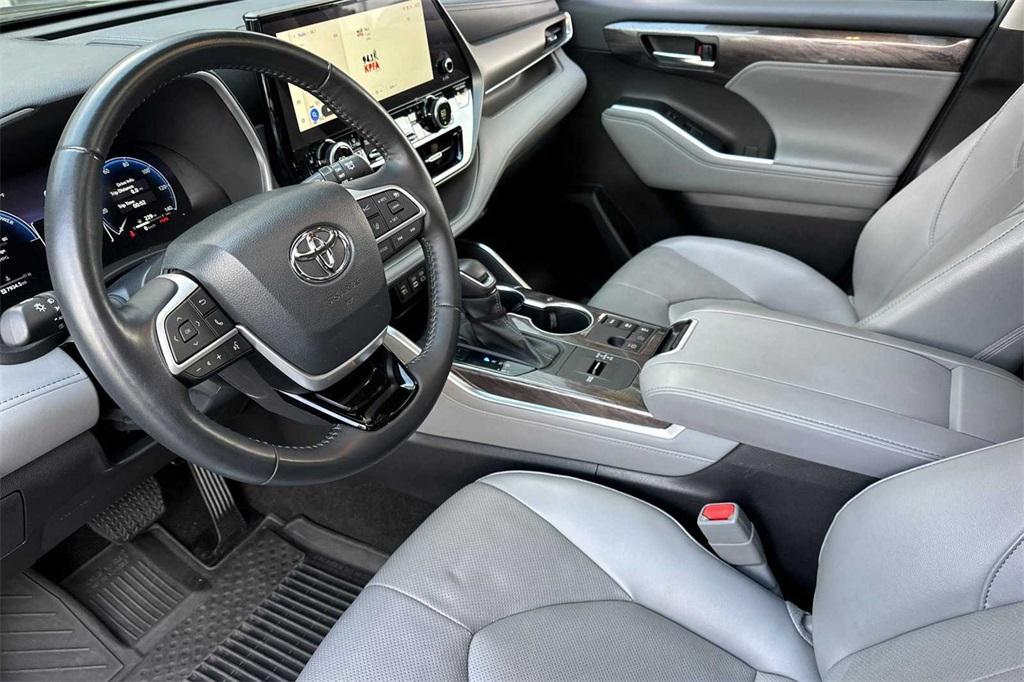 used 2023 Toyota Highlander Hybrid car, priced at $52,988