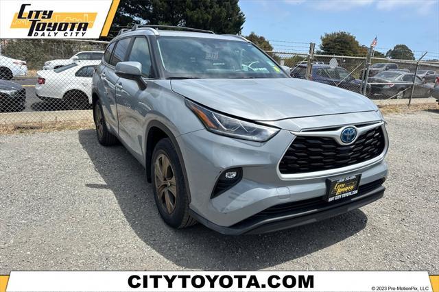 used 2023 Toyota Highlander Hybrid car, priced at $42,988
