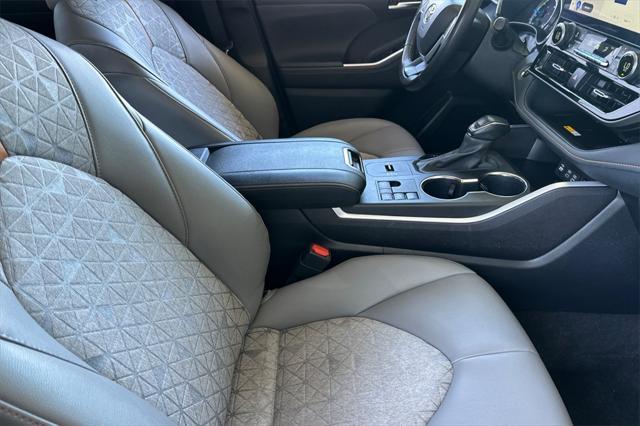 used 2023 Toyota Highlander Hybrid car, priced at $42,988