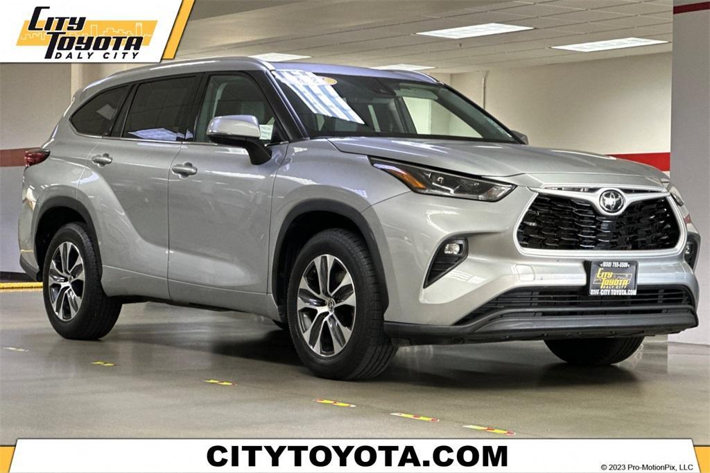 used 2021 Toyota Highlander car, priced at $31,988