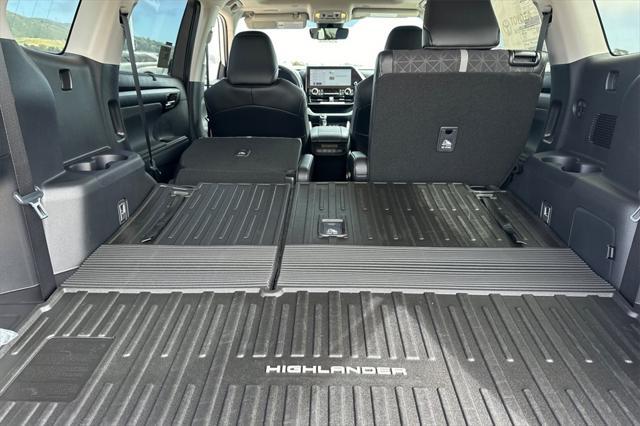 new 2025 Toyota Highlander Hybrid car