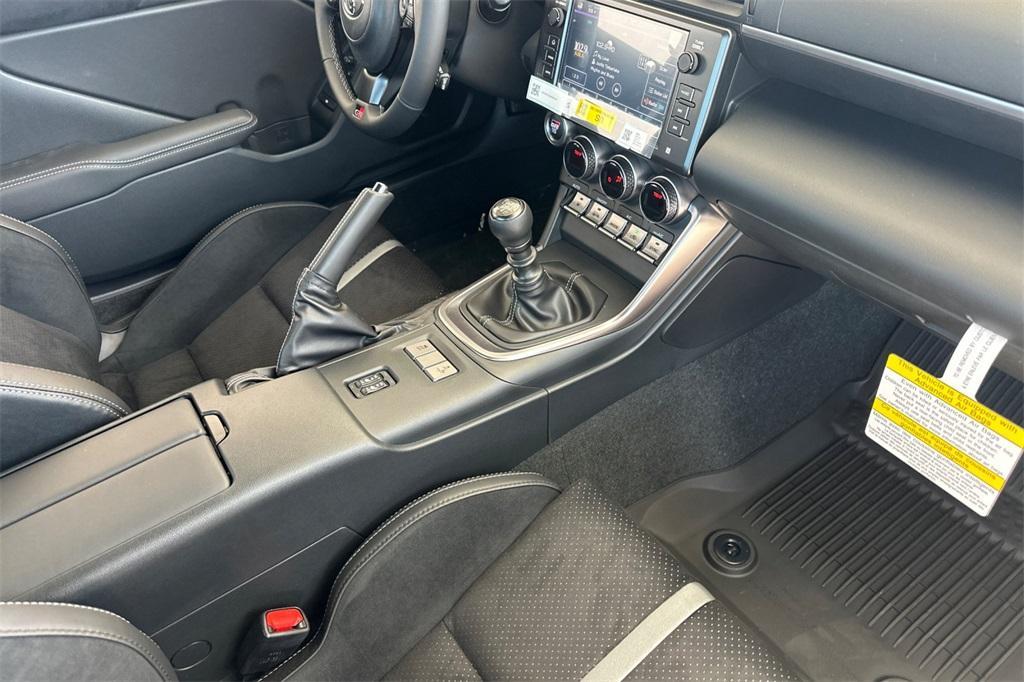 new 2025 Toyota GR86 car