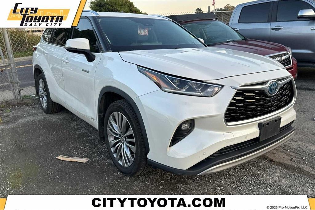 used 2020 Toyota Highlander Hybrid car, priced at $34,988