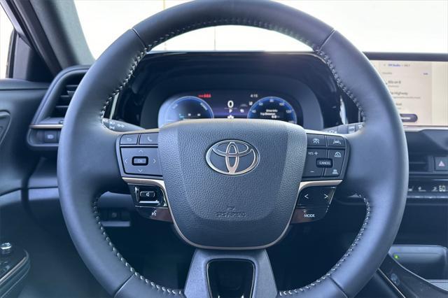 new 2025 Toyota Crown Signia car