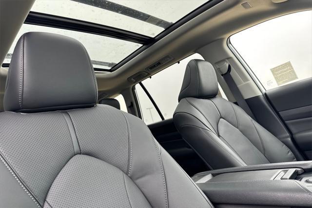 new 2025 Toyota Grand Highlander car