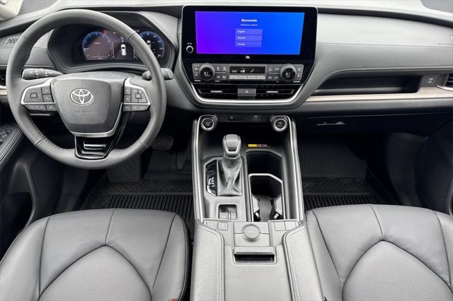 new 2025 Toyota Grand Highlander car