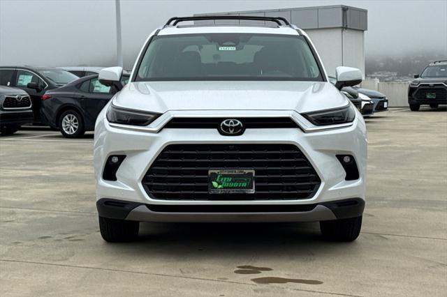 new 2025 Toyota Grand Highlander car