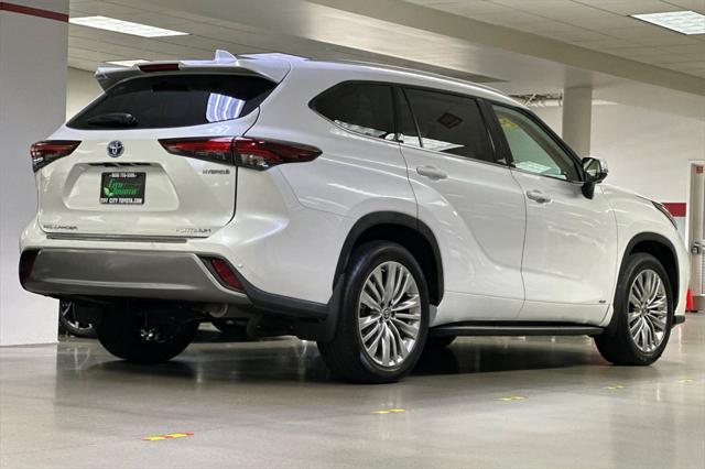 used 2024 Toyota Highlander Hybrid car, priced at $54,988