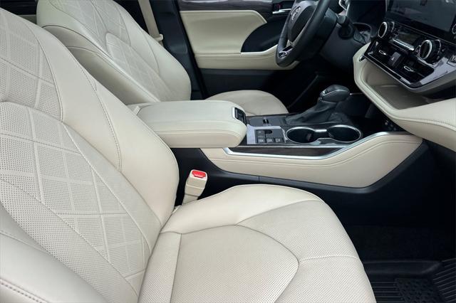 used 2024 Toyota Highlander Hybrid car, priced at $54,988