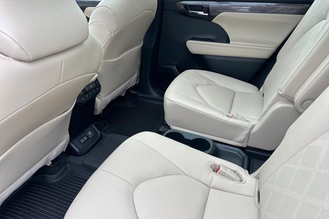 used 2024 Toyota Highlander Hybrid car, priced at $54,988