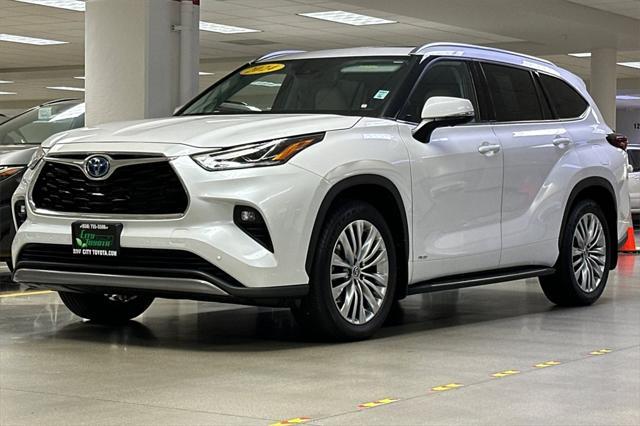 used 2024 Toyota Highlander Hybrid car, priced at $54,988